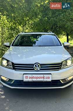 Универсал Volkswagen Passat 2012 в 