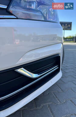 Седан Volkswagen Passat 2016 в 