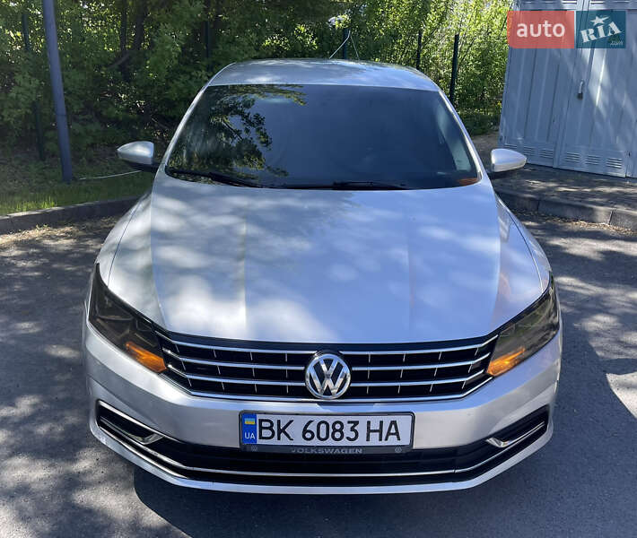 Седан Volkswagen Passat 2016 в 