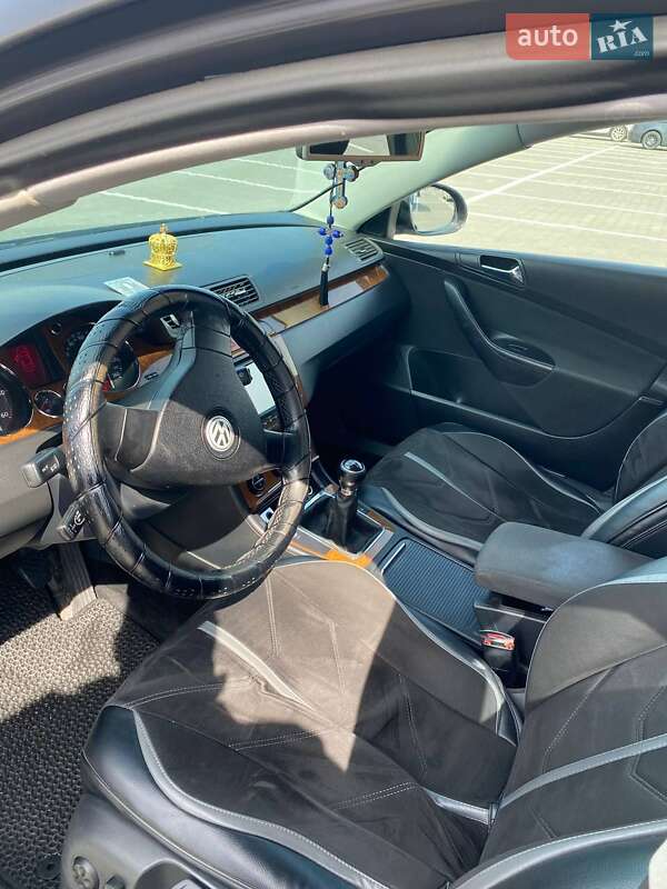 Седан Volkswagen Passat 2006 в Черновцах