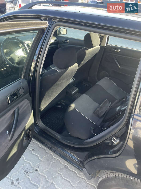 Универсал Volkswagen Passat 1999 в Золочеве
