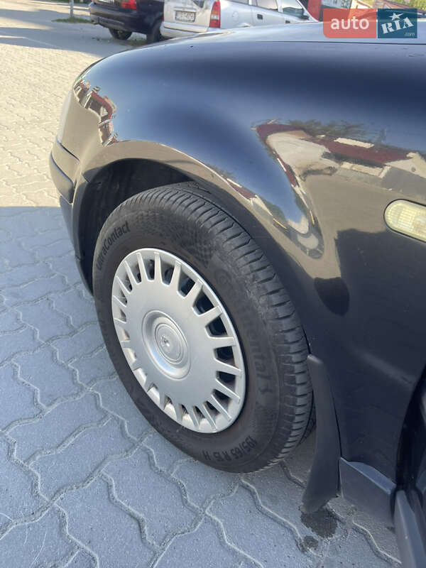 Универсал Volkswagen Passat 1999 в Золочеве