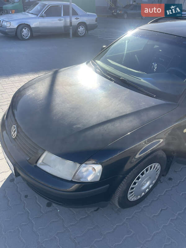 Универсал Volkswagen Passat 1999 в Золочеве
