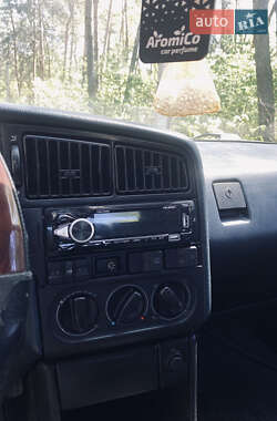 Седан Volkswagen Passat 1992 в 