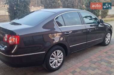 Седан Volkswagen Passat 2010 в Калуші