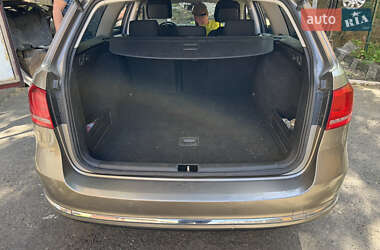 Універсал Volkswagen Passat 2012 в 