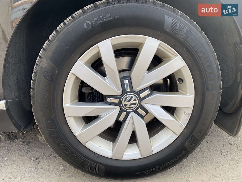 Седан Volkswagen Passat 2017 в Хмельницькому