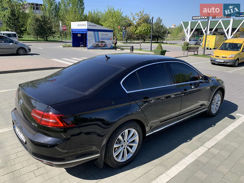 Седан Volkswagen Passat 2017 в Хмельницькому