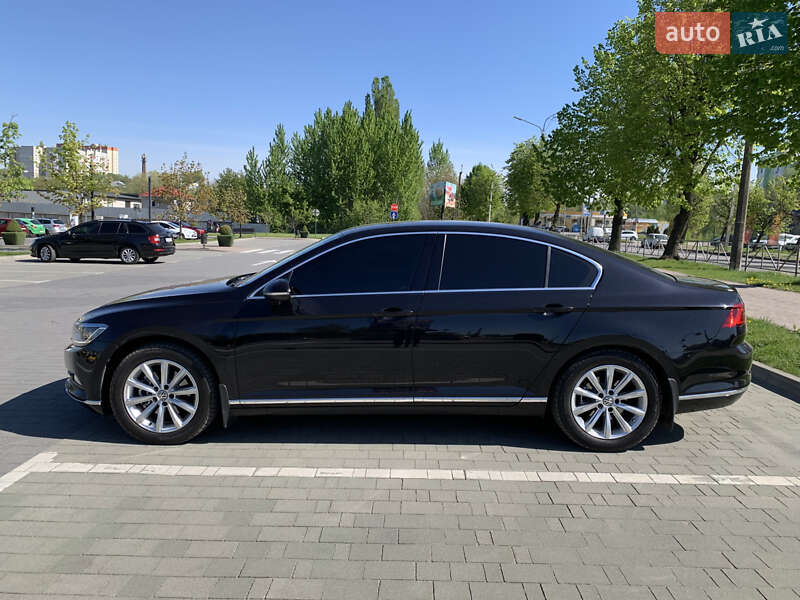 Седан Volkswagen Passat 2017 в Хмельницькому