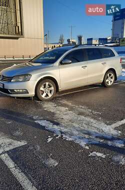 Универсал Volkswagen Passat 2011 в 