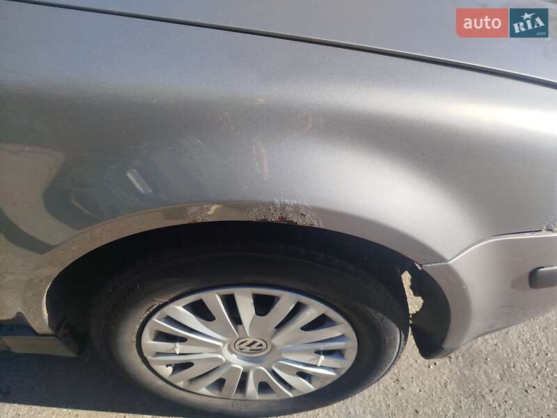 Універсал Volkswagen Passat 2003 в Києві