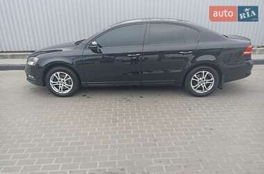 Седан Volkswagen Passat 2012 в 