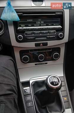 Седан Volkswagen Passat 2012 в 