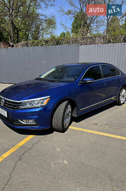 Седан Volkswagen Passat 2016 в 