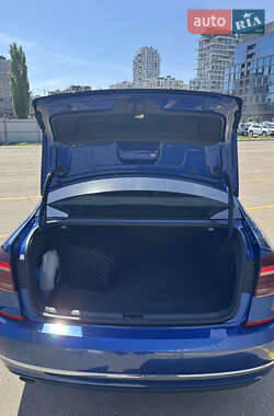 Седан Volkswagen Passat 2016 в 
