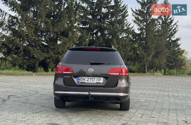 Універсал Volkswagen Passat 2012 в 