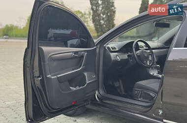 Універсал Volkswagen Passat 2012 в 