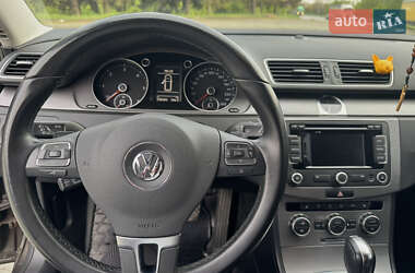 Універсал Volkswagen Passat 2012 в 