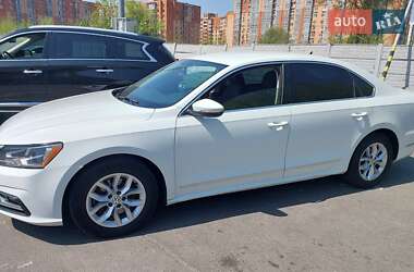 Седан Volkswagen Passat 2016 в 