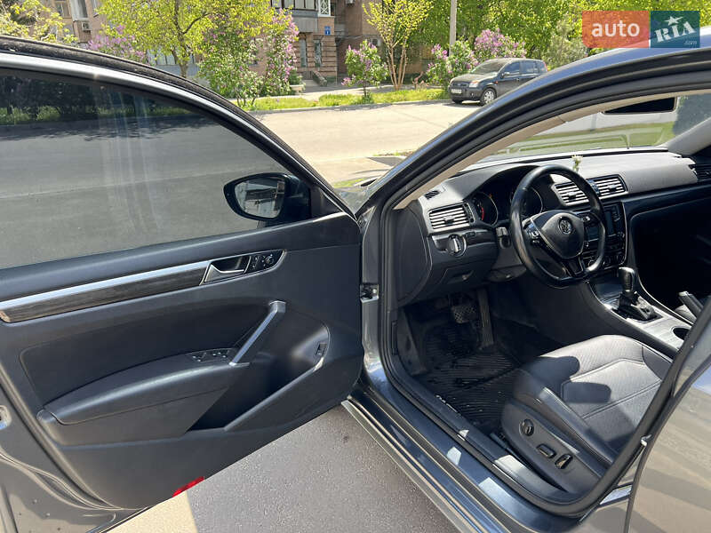 Седан Volkswagen Passat 2018 в Харькове