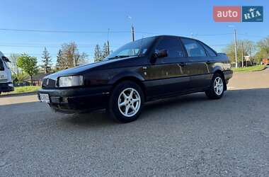 Седан Volkswagen Passat 1992 в Черновцах
