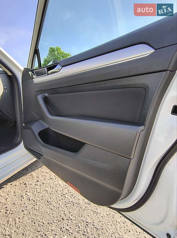 Универсал Volkswagen Passat 2017 в Полтаве