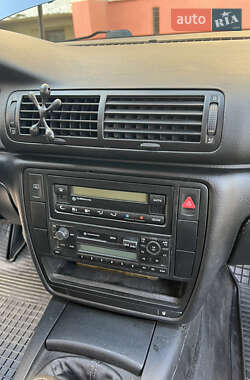 Універсал Volkswagen Passat 1998 в 