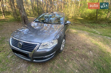 Універсал Volkswagen Passat 2008 в Золочеві