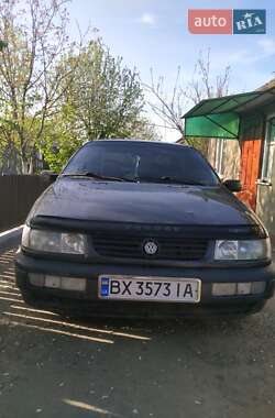 Седан Volkswagen Passat 1994 в Шепетівці