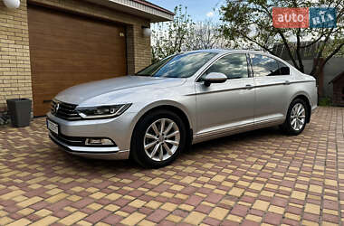 Седан Volkswagen Passat 2017 в Новій Водолагі