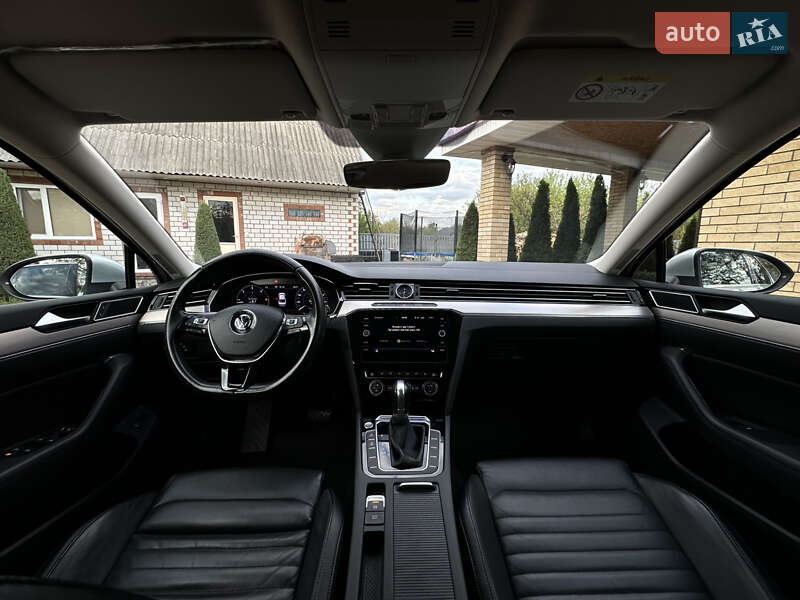 Седан Volkswagen Passat 2017 в Новой Водолаге