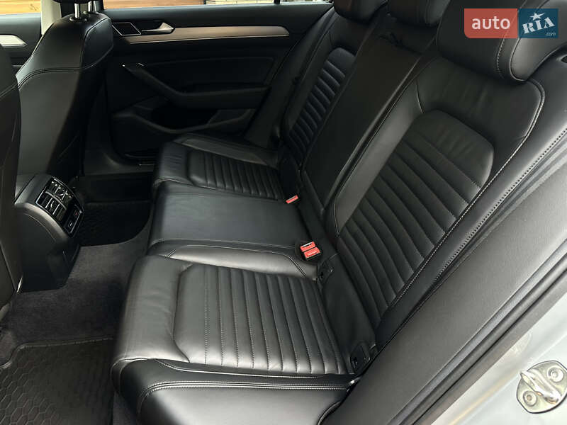 Седан Volkswagen Passat 2017 в Новой Водолаге