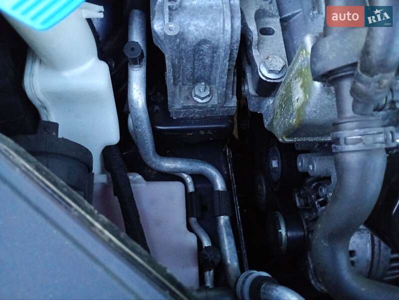 Универсал Volkswagen Passat 2011 в Калуше фото 43 Универсал Volkswagen Passat 2011 в Калуше