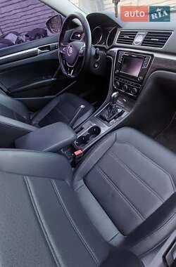Седан Volkswagen Passat 2015 в 