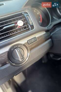 Седан Volkswagen Passat 2015 в 