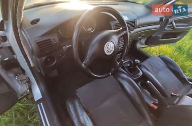 Седан Volkswagen Passat 2004 в 
