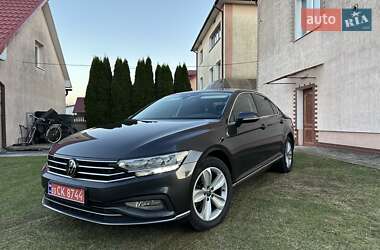 Седан Volkswagen Passat 2021 в 