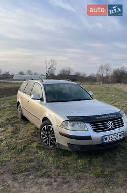 Універсал Volkswagen Passat 2004 в Жовкві