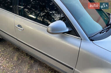 Універсал Volkswagen Passat 2004 в 