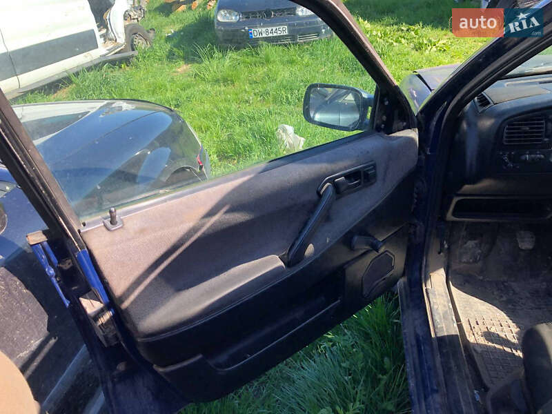 Універсал Volkswagen Passat 1993 в Жовкві
