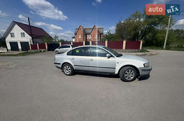 Седан Volkswagen Passat 2000 в 