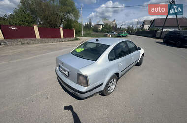 Седан Volkswagen Passat 2000 в 