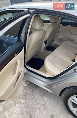 Седан Volkswagen Passat 2013 в 