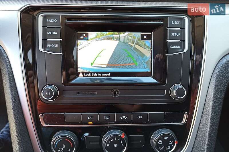 Седан Volkswagen Passat 2017 в Львове