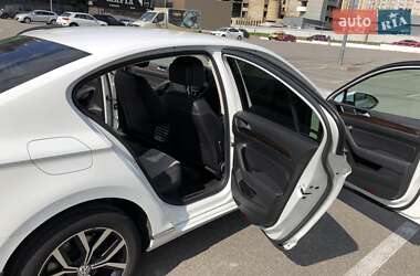 Седан Volkswagen Passat 2016 в 