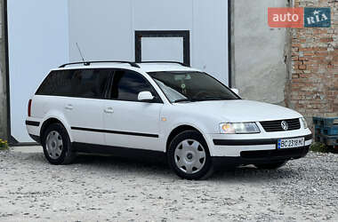 Універсал Volkswagen Passat 1998 в 