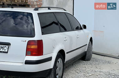 Універсал Volkswagen Passat 1998 в 