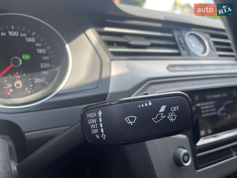 Седан Volkswagen Passat 2016 в Ужгороде