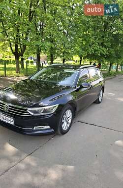 Універсал Volkswagen Passat 2015 в Ужгороді