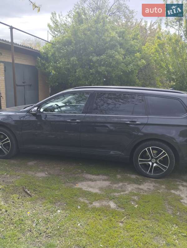 Универсал Volkswagen Passat 2016 в Батурине
